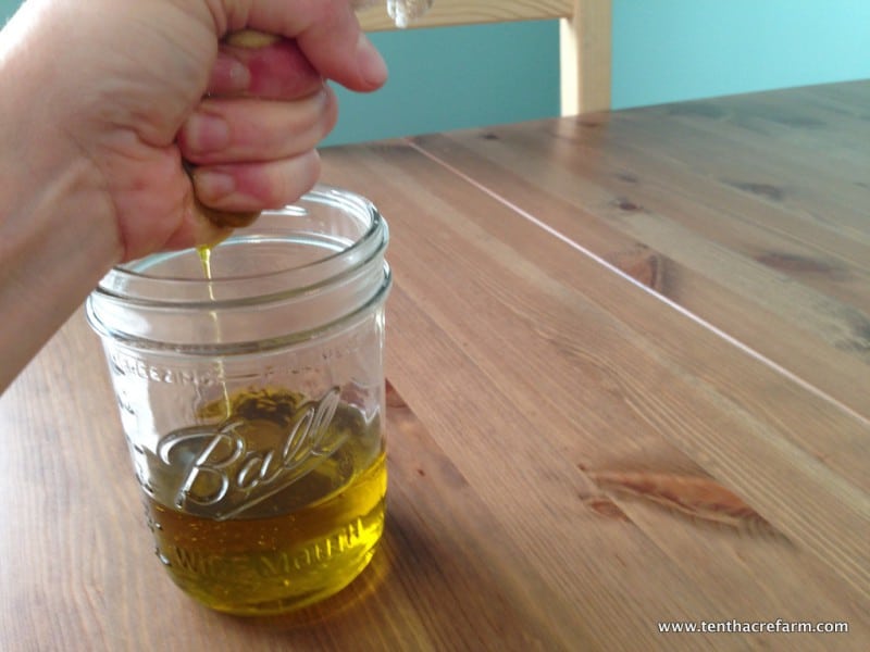 How to make Healing Calendula Oil Herbal infused oils are simple to make at home. Learn how to make your own healing calendula oil to keep in your first aid kit for use on skin ailments.